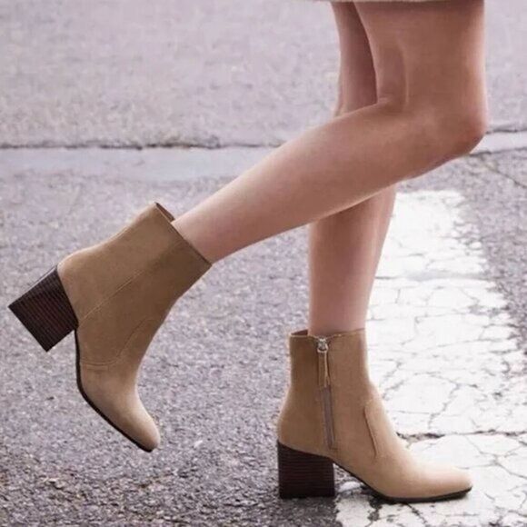 Blondo Sadie Waterproof Suede Ankle Bootie Side‎ Zip Block Heel Taupe 8 - Picture 1 of 15